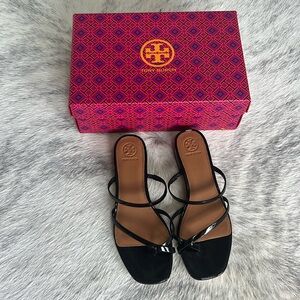 Tory Burch Perfect Black 35 mm thin patent strap sandal size 9
